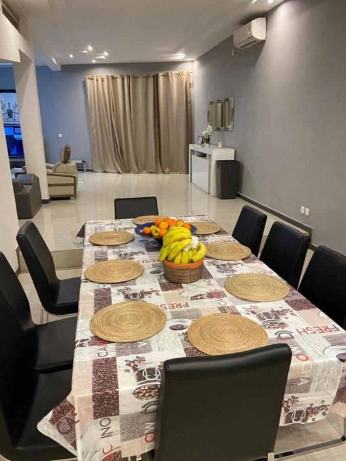 Saly - Villa Kage 6 Chambres -Clim-Wifi-Eau Chaude-Billard-Babyfoot-Ping Pong-Canal - Electricite Non Comprise Exterior photo