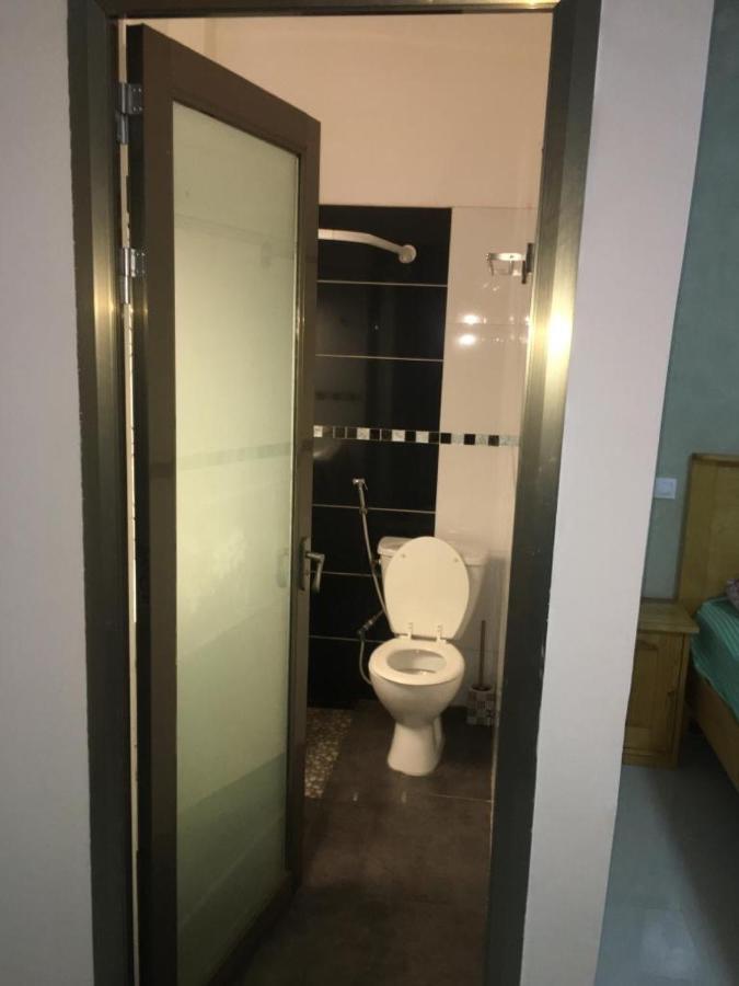 Saly - Villa Kage 6 Chambres -Clim-Wifi-Eau Chaude-Billard-Babyfoot-Ping Pong-Canal - Electricite Non Comprise Exterior photo