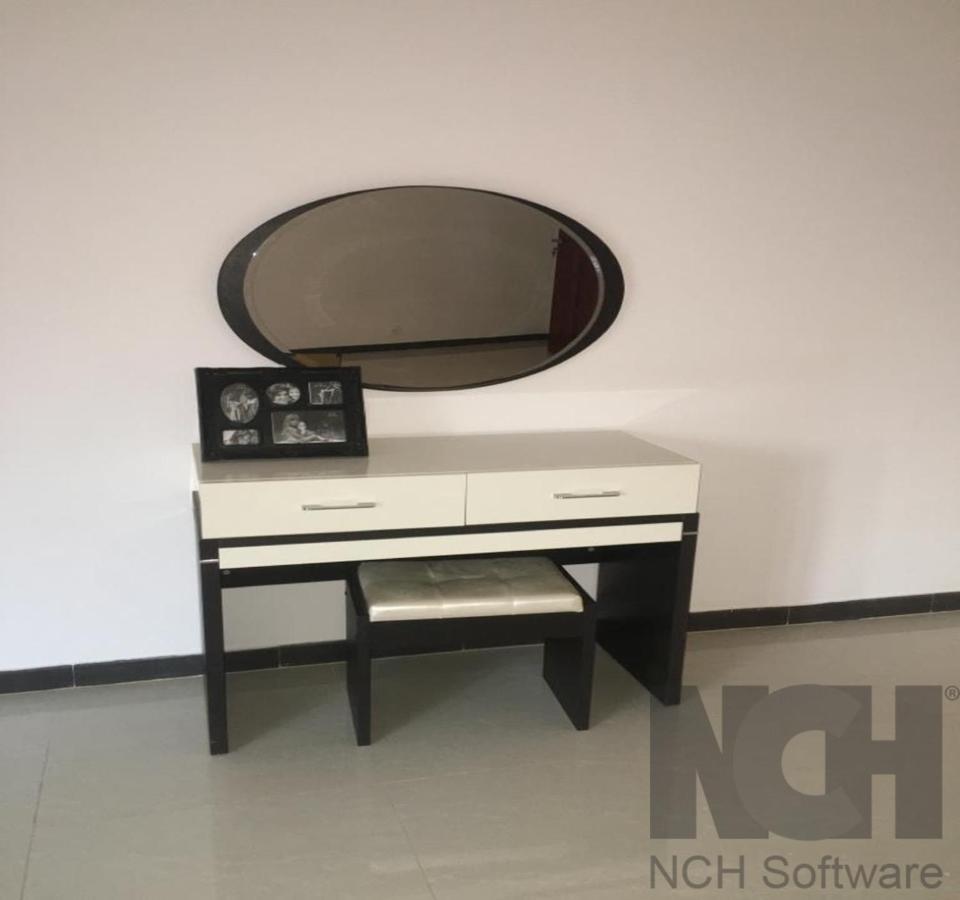 Saly - Villa Kage 6 Chambres -Clim-Wifi-Eau Chaude-Billard-Babyfoot-Ping Pong-Canal - Electricite Non Comprise Exterior photo
